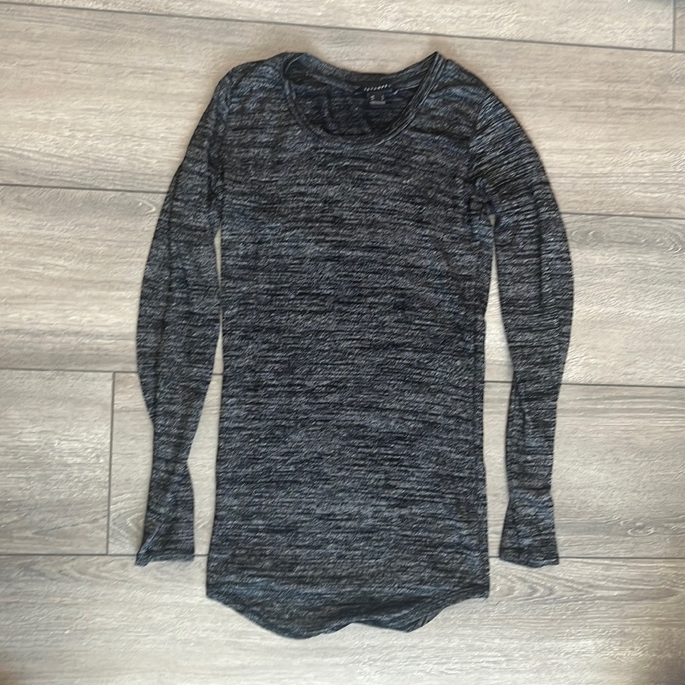 SM103 Revamped knit long sleeve
